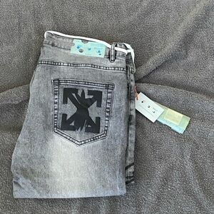 Off-White Slim Fit Gray Jeans with Black Emblem